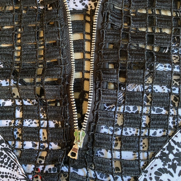 NY Collection Back/White Sleeveless Top - Picture 6 of 10